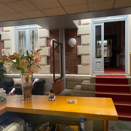 Hotel Le Beau Site Gien Eksteriør billede