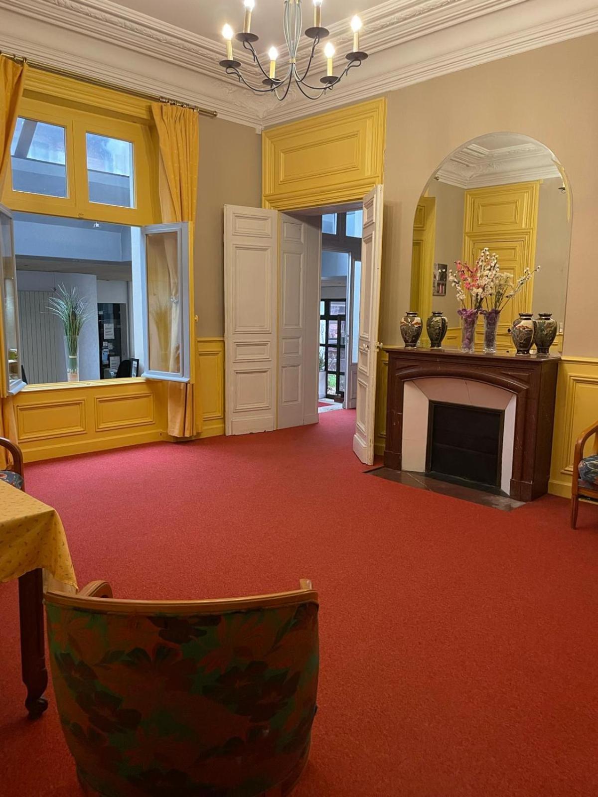 Hotel Le Beau Site Gien Eksteriør billede