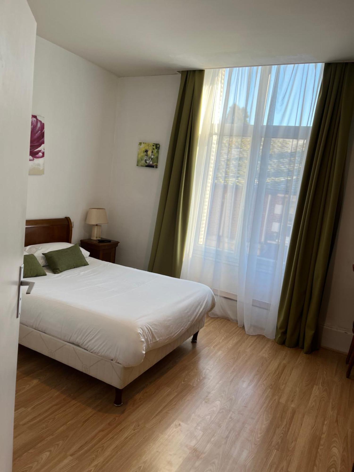 Hotel Le Beau Site Gien Eksteriør billede