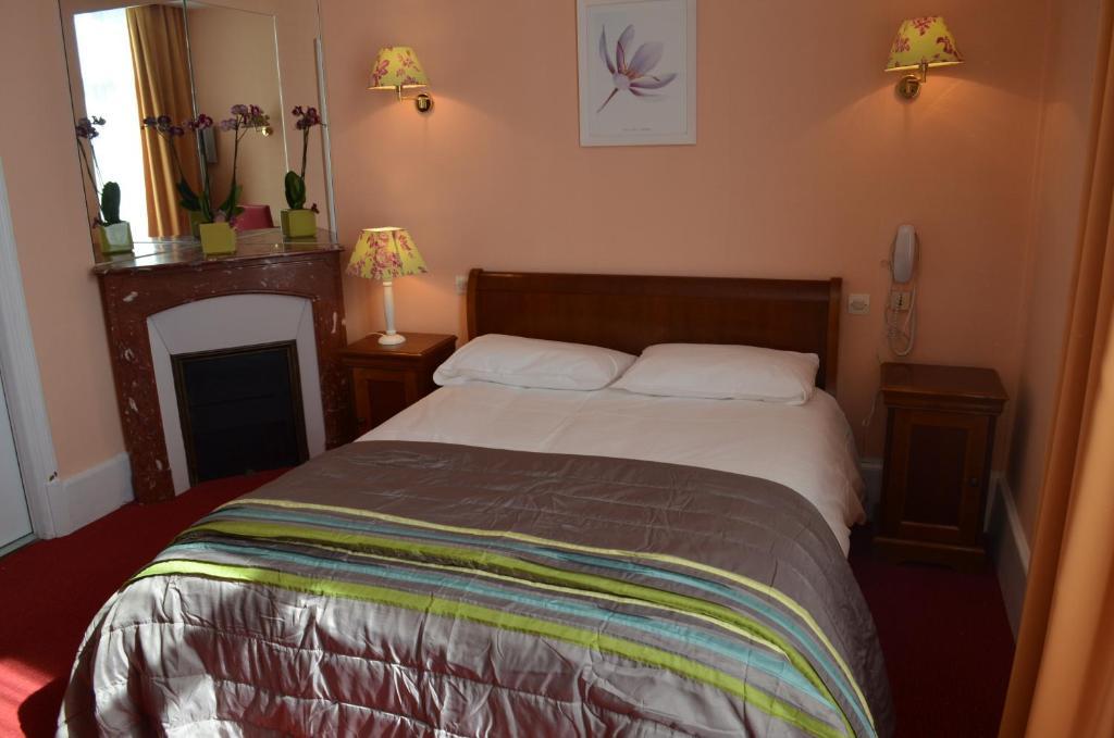 Hotel Le Beau Site Gien Værelse billede