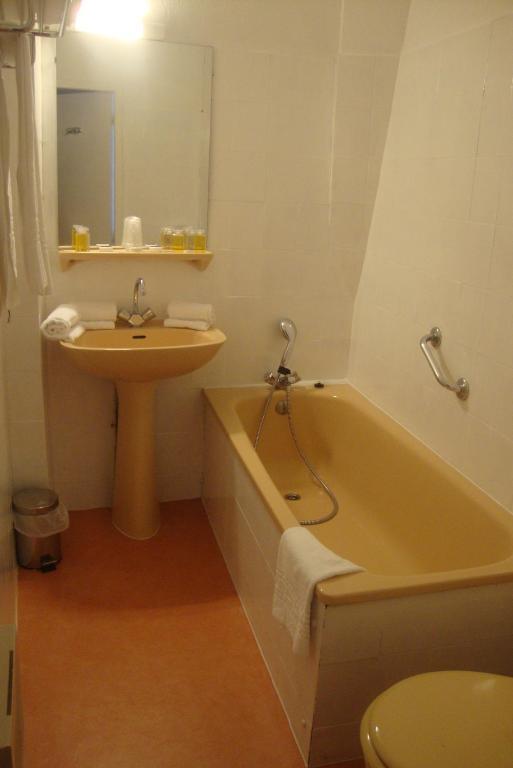 Hotel Le Beau Site Gien Værelse billede