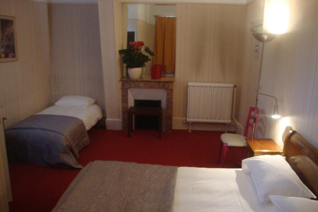 Hotel Le Beau Site Gien Værelse billede