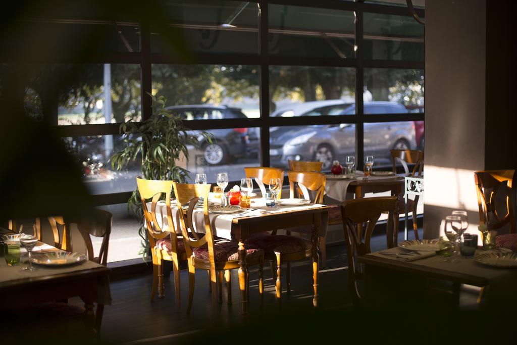 Hotel Le Beau Site Gien Eksteriør billede